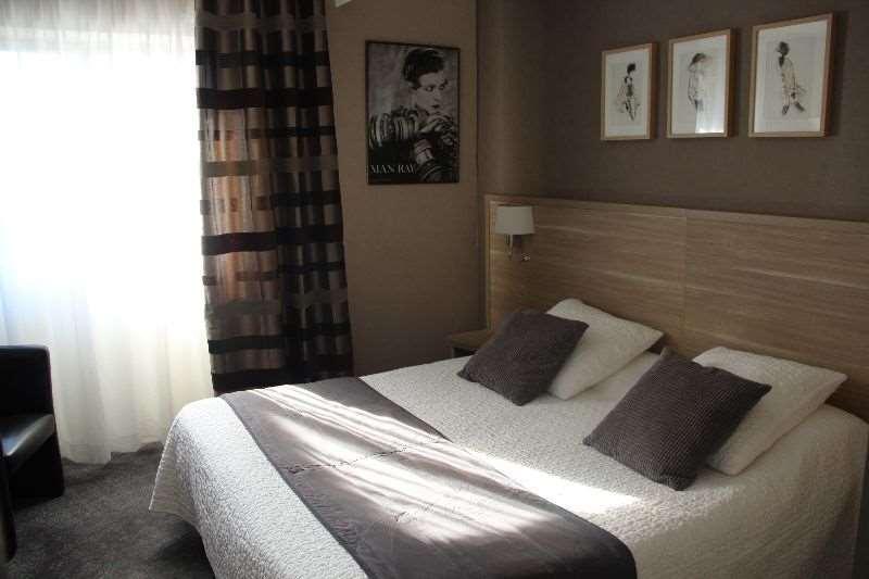 Brit Hotel Le Cygne Saint-Hilaire-du-Harcouët Camera foto