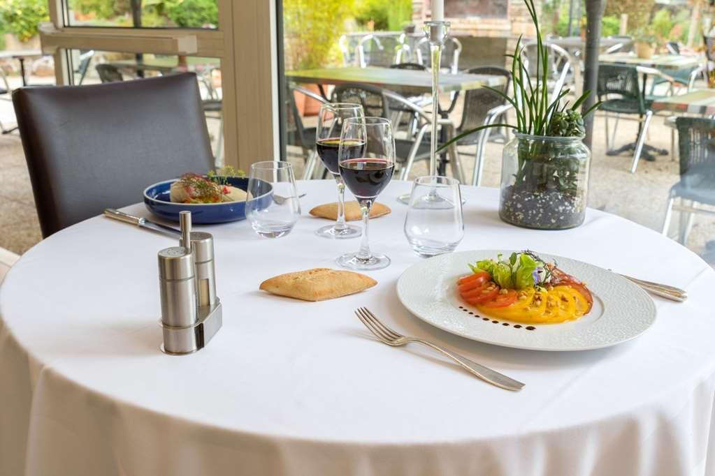 Brit Hotel Le Cygne Saint-Hilaire-du-Harcouët Ristorante foto