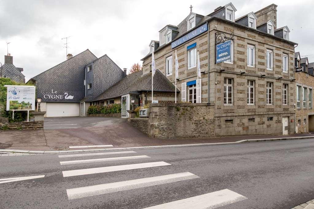 Brit Hotel Le Cygne Saint-Hilaire-du-Harcouët Esterno foto