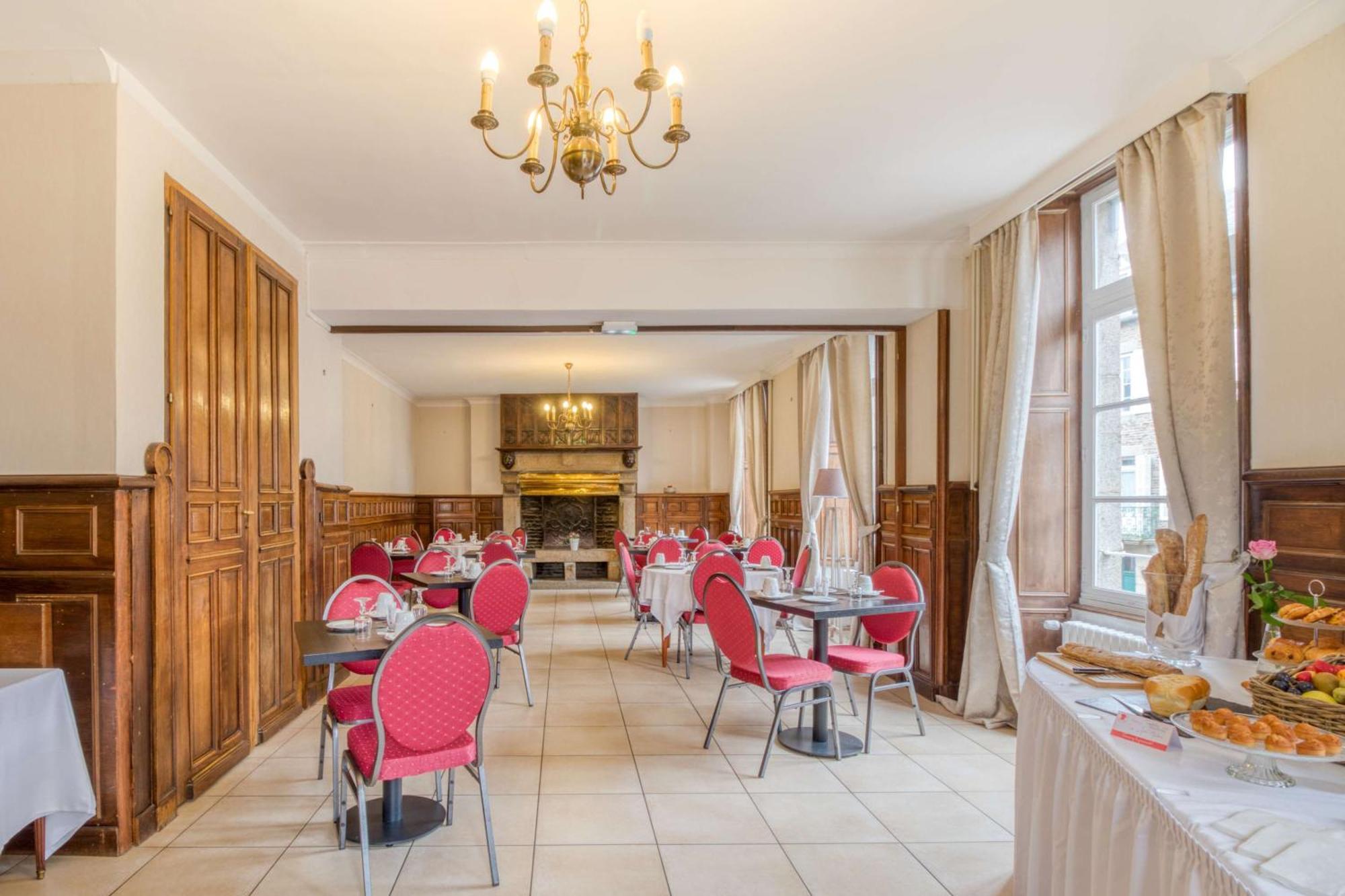 Brit Hotel Le Cygne Saint-Hilaire-du-Harcouët Esterno foto