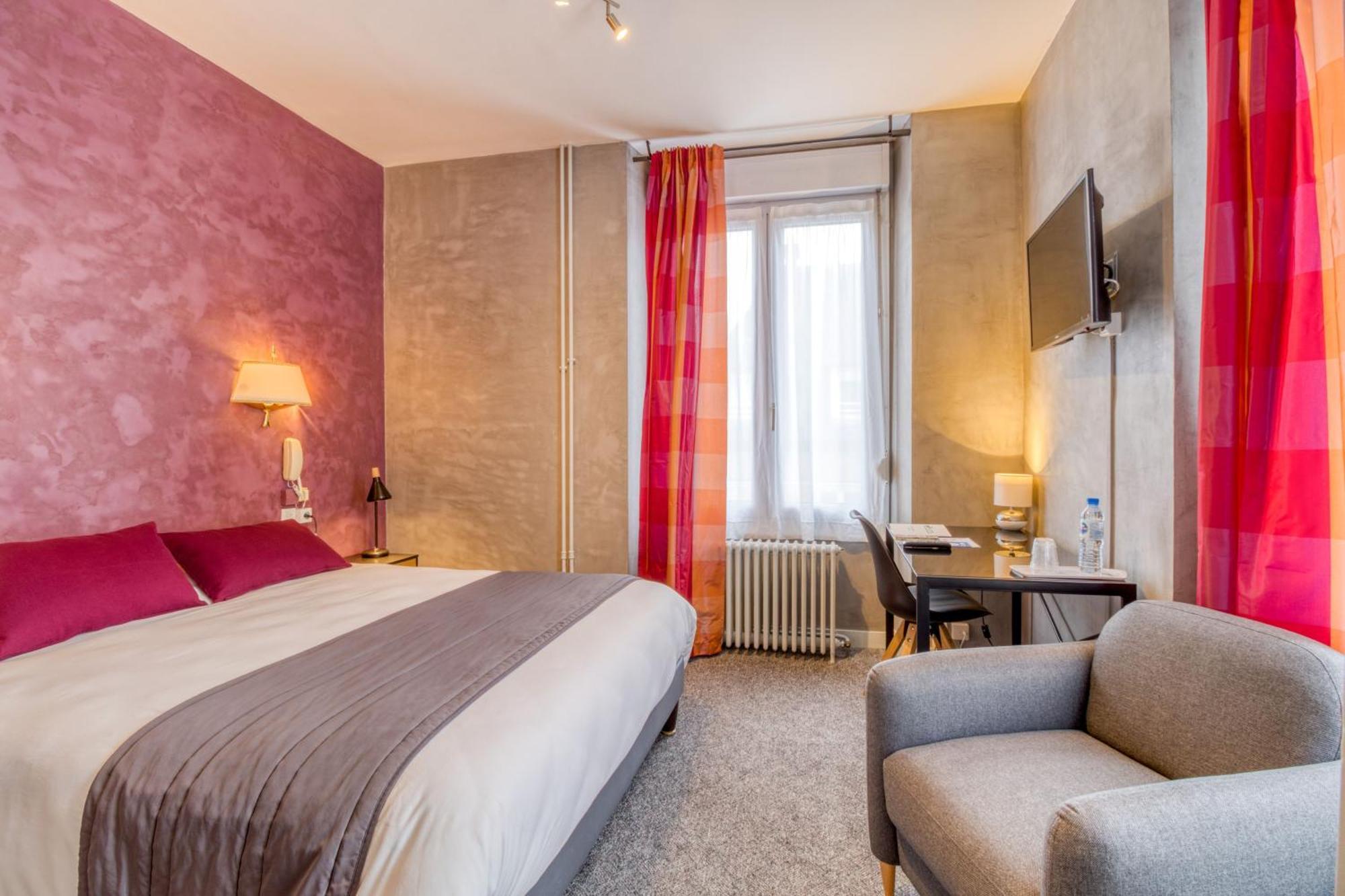 Brit Hotel Le Cygne Saint-Hilaire-du-Harcouët Esterno foto