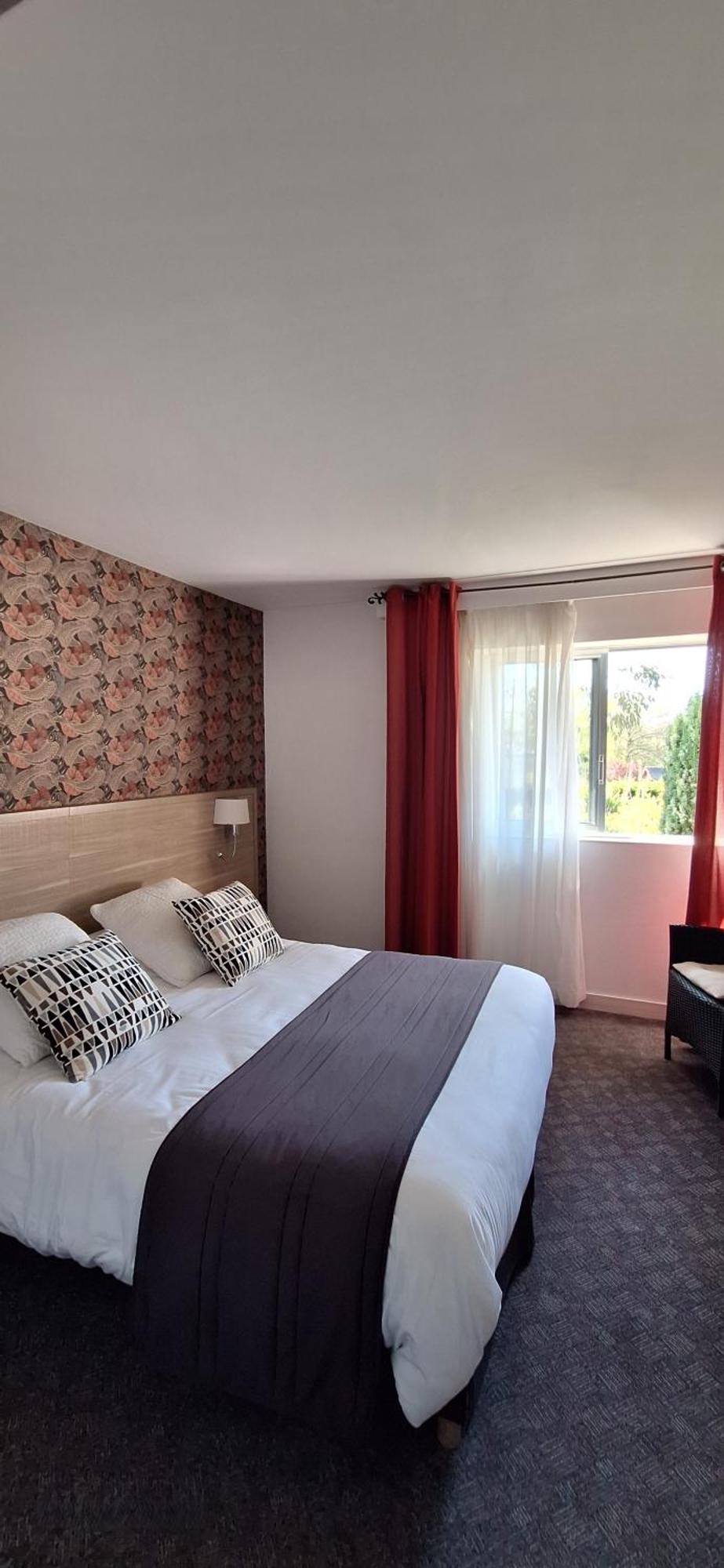 Brit Hotel Le Cygne Saint-Hilaire-du-Harcouët Esterno foto