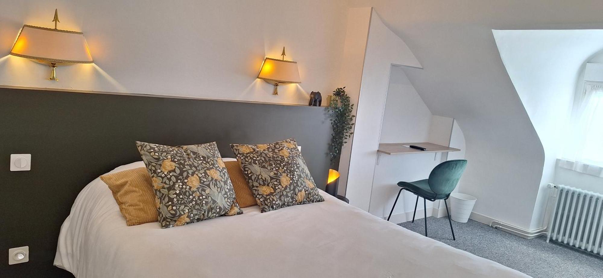 Brit Hotel Le Cygne Saint-Hilaire-du-Harcouët Esterno foto