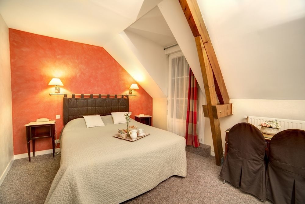 Brit Hotel Le Cygne Saint-Hilaire-du-Harcouët Esterno foto