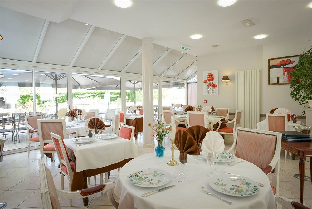 Brit Hotel Le Cygne Saint-Hilaire-du-Harcouët Esterno foto